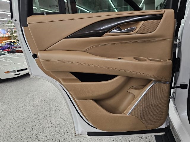 Cadillac Escalade 4WD 4dr Platinum 2019