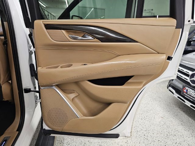 Cadillac Escalade 4WD 4dr Platinum 2019