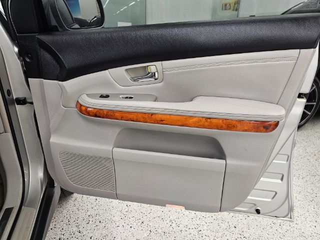 Lexus RX 330 4dr SUV AWD 2005