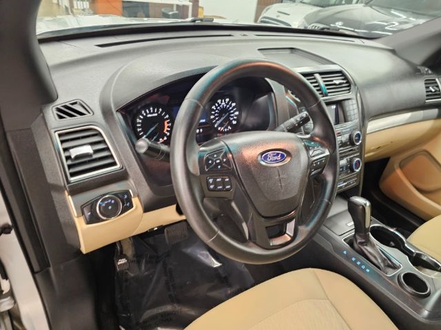 Ford Explorer Base FWD 2017