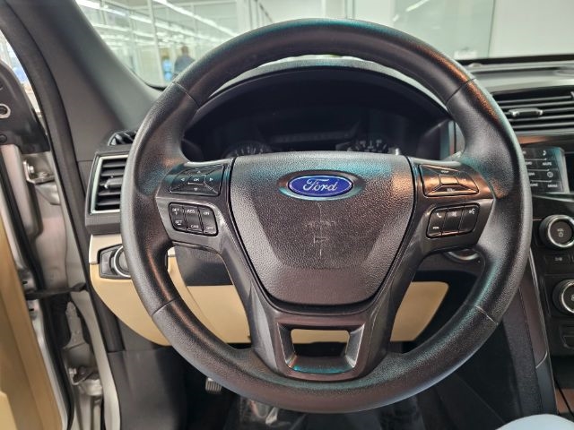 Ford Explorer Base FWD 2017