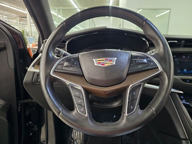 Cadillac XT5 AWD 4dr Platinum 2017