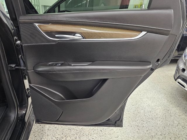 Cadillac XT5 AWD 4dr Platinum 2017