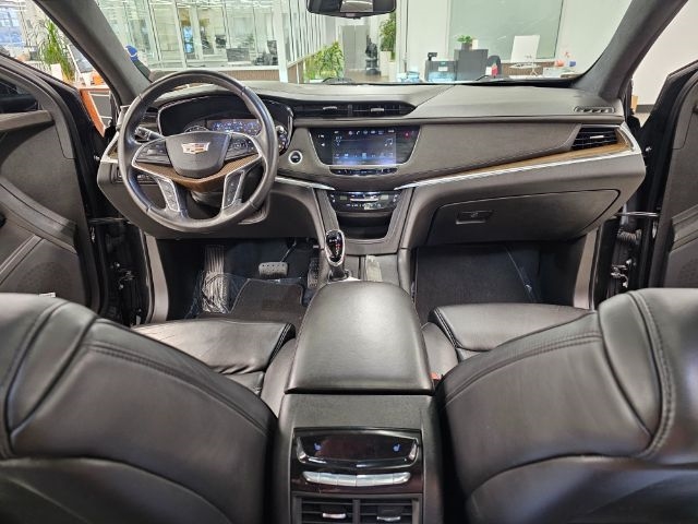 Cadillac XT5 AWD 4dr Platinum 2017