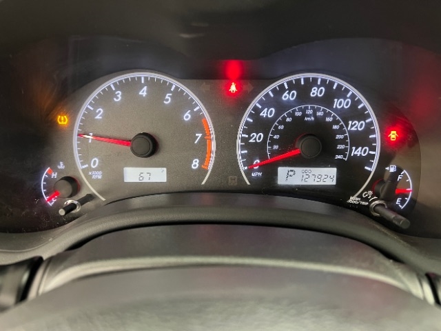 Toyota Corolla 4dr Sdn Auto LE (Natl) 2012