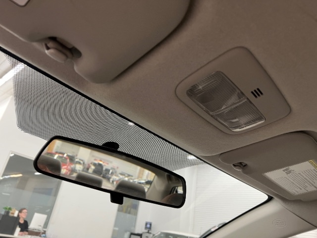 Toyota Corolla 4dr Sdn Auto LE (Natl) 2012