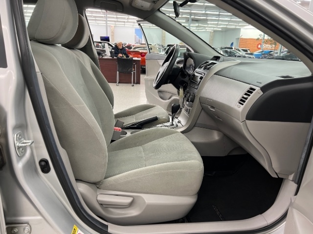 Toyota Corolla 4dr Sdn Auto LE (Natl) 2012