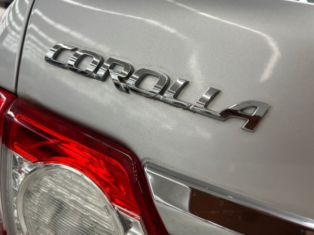 Toyota Corolla 4dr Sdn Auto LE (Natl) 2012
