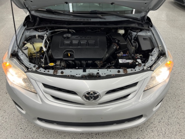 Toyota Corolla 4dr Sdn Auto LE (Natl) 2012