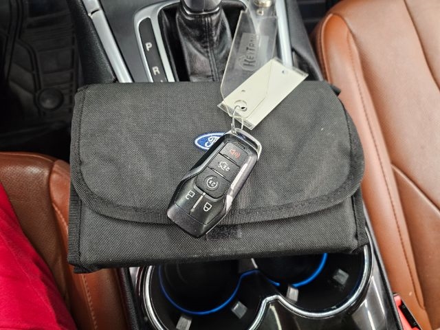 Ford Edge 4dr Titanium AWD 2015