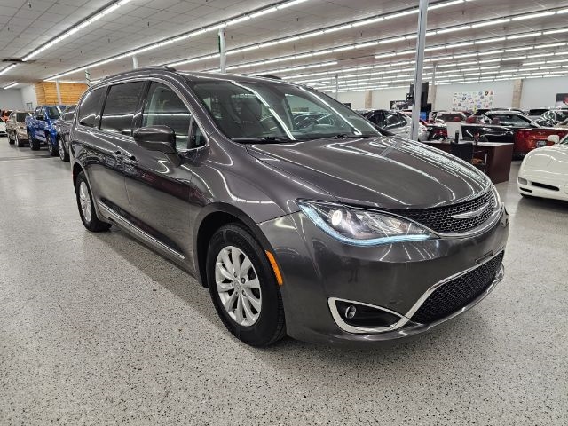 Chrysler Pacifica Touring-L FWD 2017