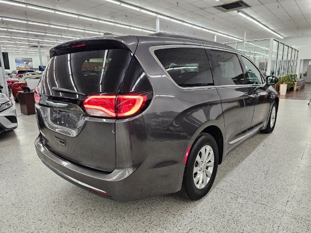 Chrysler Pacifica Touring-L FWD 2017