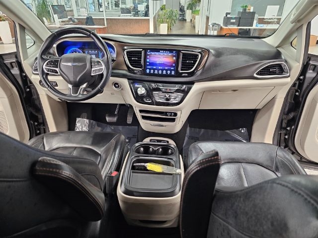 Chrysler Pacifica Touring-L FWD 2017