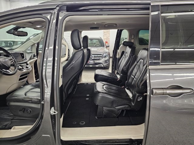 Chrysler Pacifica Touring-L FWD 2017