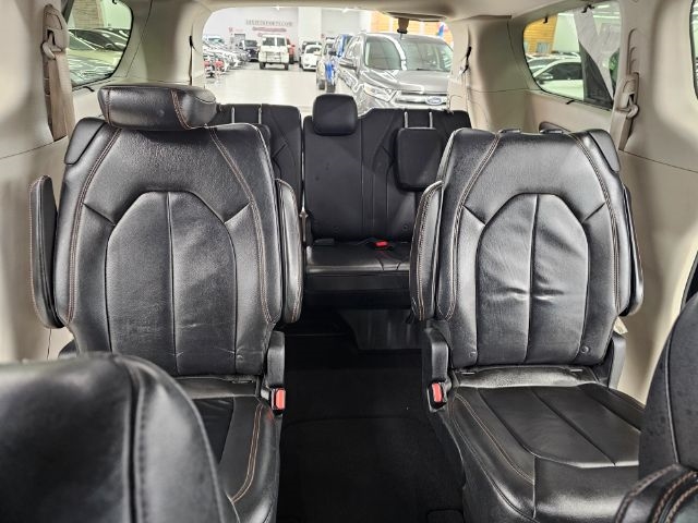 Chrysler Pacifica Touring-L FWD 2017