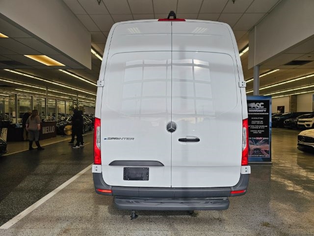 Mercedes-Benz eSprinter Cargo Van 2500 High Roof 170" RWD 2024