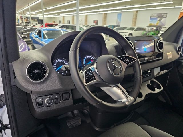 Mercedes-Benz eSprinter Cargo Van 2500 High Roof 170" RWD 2024