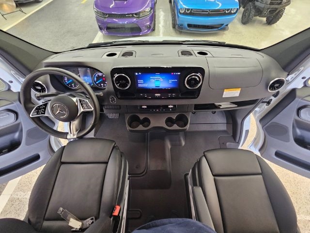 Mercedes-Benz eSprinter Cargo Van 2500 High Roof 170" RWD 2024