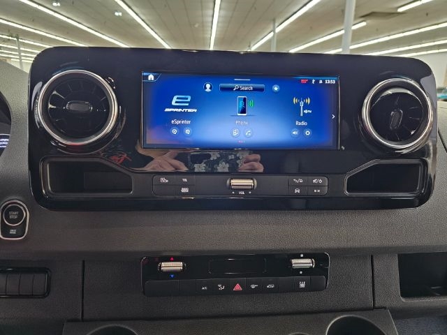 Mercedes-Benz eSprinter Cargo Van 2500 High Roof 170" RWD 2024