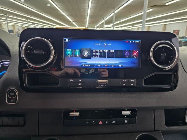 Mercedes-Benz eSprinter Cargo Van 2500 High Roof 170" RWD 2024