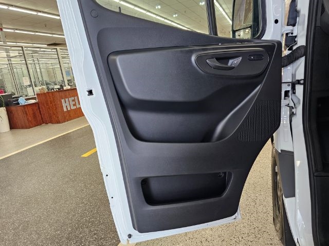 Mercedes-Benz eSprinter Cargo Van 2500 High Roof 170" RWD 2024