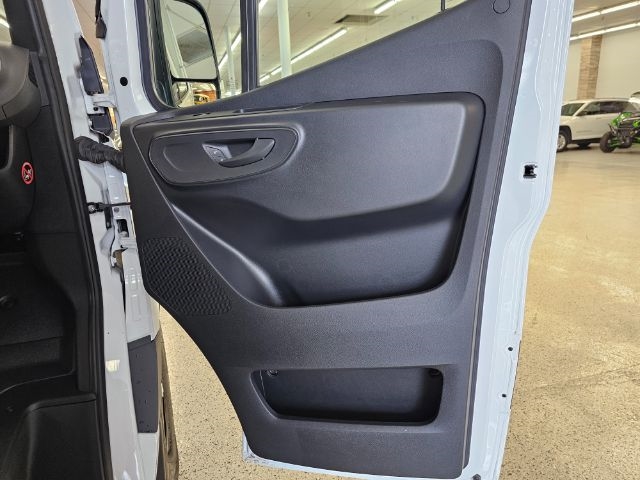 Mercedes-Benz eSprinter Cargo Van 2500 High Roof 170" RWD 2024