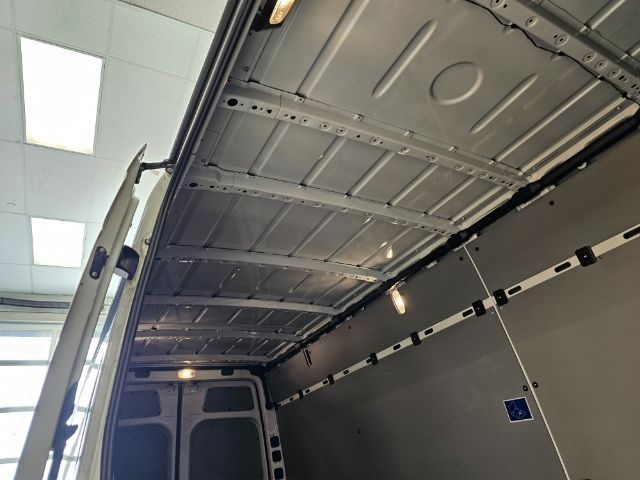 Mercedes-Benz eSprinter Cargo Van 2500 High Roof 170" RWD 2024
