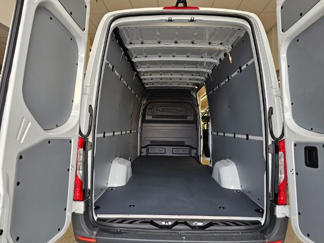 Mercedes-Benz eSprinter Cargo Van 2500 High Roof 170" RWD 2024