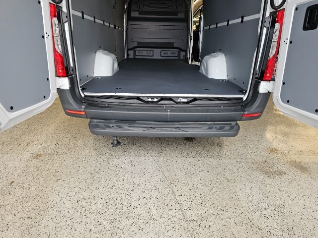 Mercedes-Benz eSprinter Cargo Van 2500 High Roof 170" RWD 2024