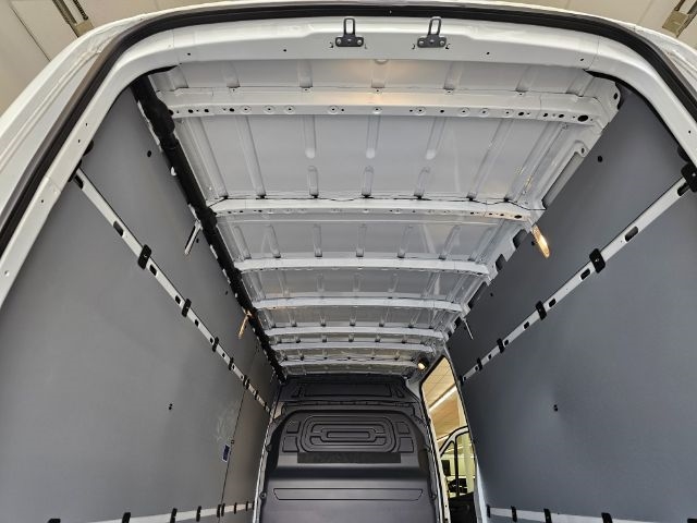 Mercedes-Benz eSprinter Cargo Van 2500 High Roof 170" RWD 2024