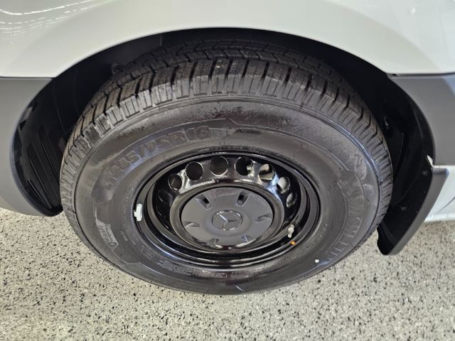 Mercedes-Benz eSprinter Cargo Van 2500 High Roof 170" RWD 2024