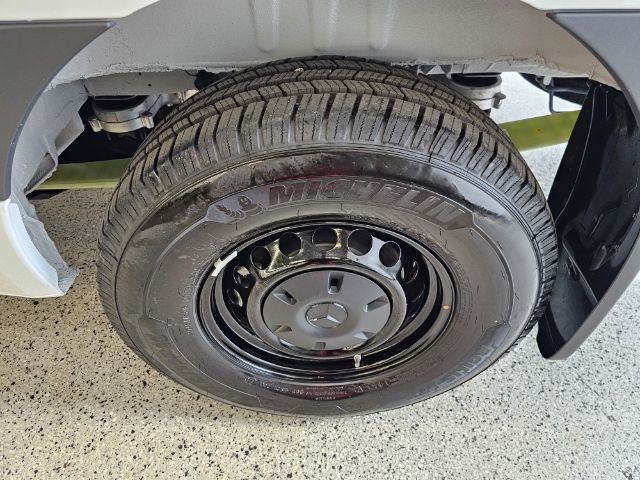 Mercedes-Benz eSprinter Cargo Van 2500 High Roof 170" RWD 2024