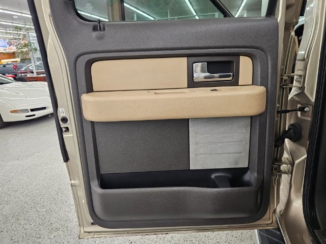 Ford F-150 4WD SuperCrew 145" Platinum 2014