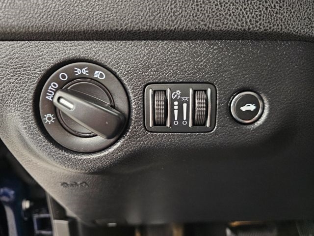 Dodge Charger 4dr Sdn SE RWD 2015