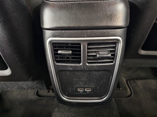 Dodge Charger 4dr Sdn SE RWD 2015