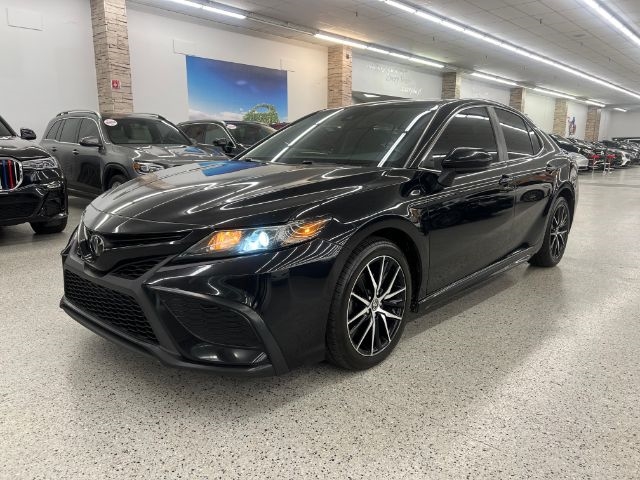 Toyota Camry SE Auto (Natl) 2021
