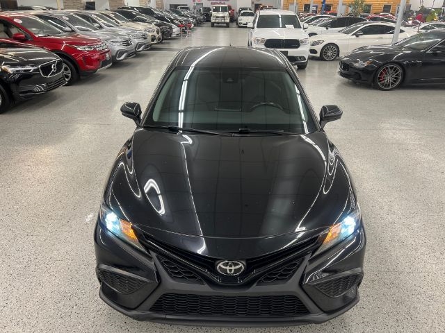 Toyota Camry SE Auto (Natl) 2021