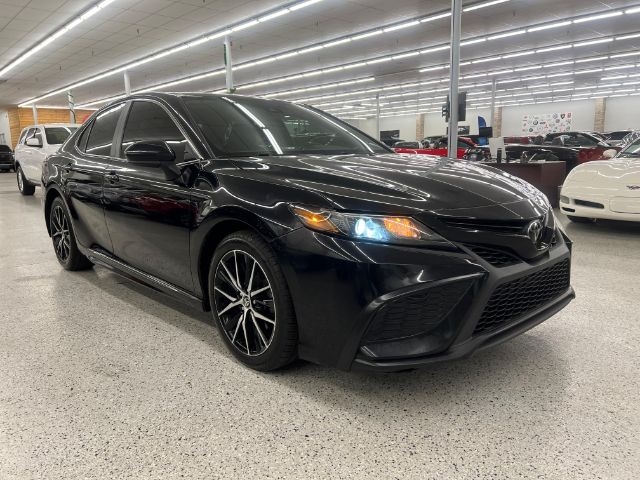 Toyota Camry SE Auto (Natl) 2021
