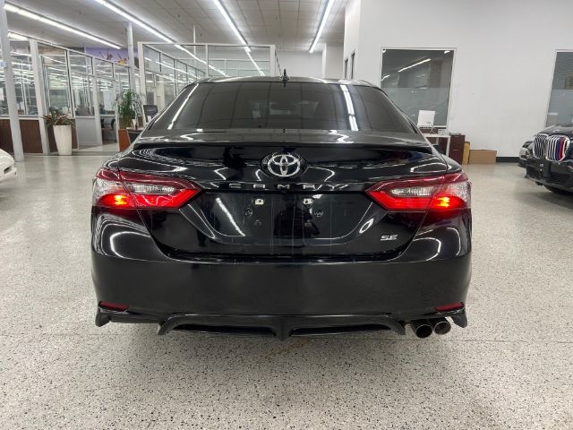 Toyota Camry SE Auto (Natl) 2021