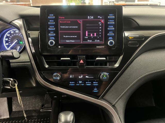 Toyota Camry SE Auto (Natl) 2021