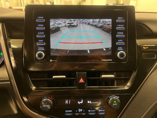 Toyota Camry SE Auto (Natl) 2021