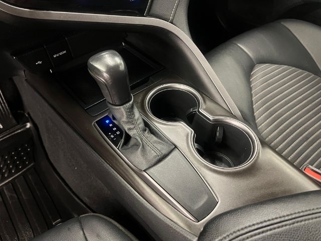 Toyota Camry SE Auto (Natl) 2021