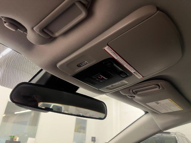 Toyota Camry SE Auto (Natl) 2021