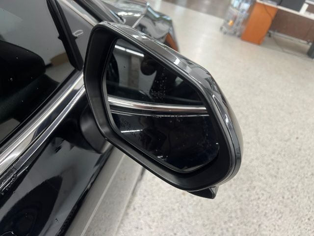 Toyota Camry SE Auto (Natl) 2021