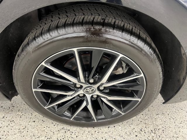 Toyota Camry SE Auto (Natl) 2021