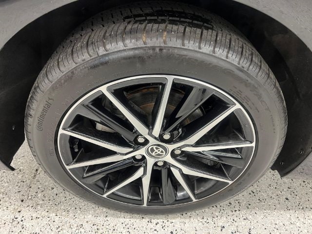 Toyota Camry SE Auto (Natl) 2021