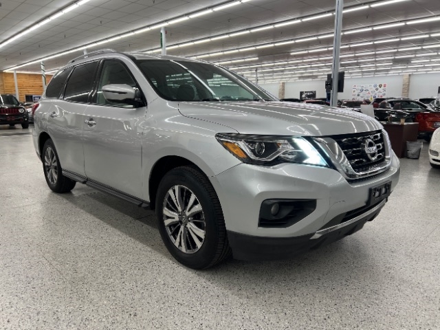 Nissan Pathfinder FWD SV 2020