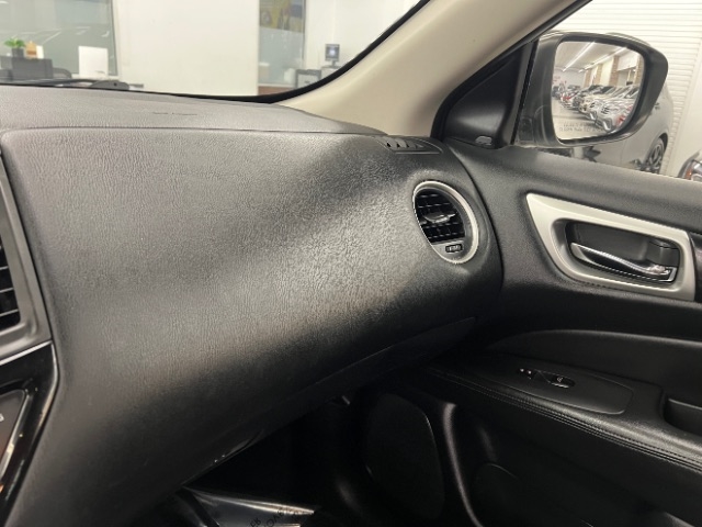 Nissan Pathfinder FWD SV 2020