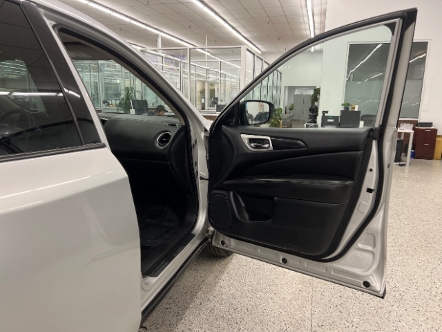 Nissan Pathfinder FWD SV 2020