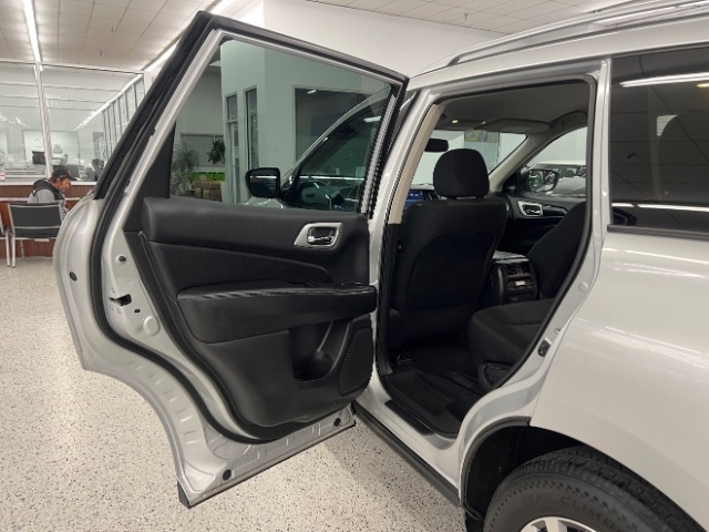 Nissan Pathfinder FWD SV 2020